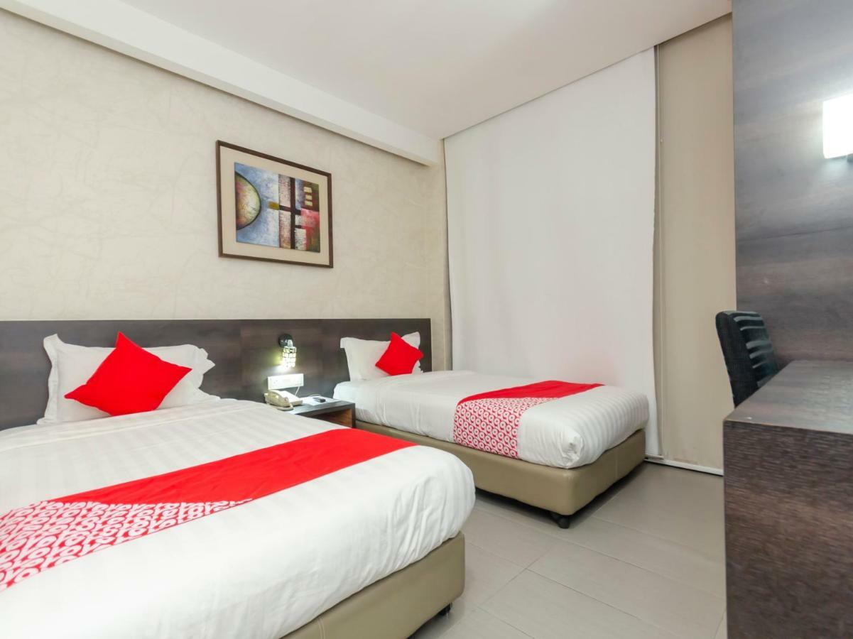 Oyo 1164 Hotel 906 Kota Laksamana Malacca Bagian luar foto